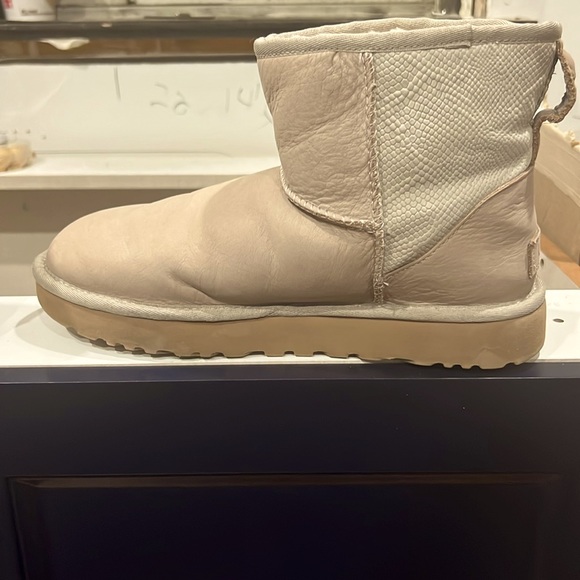 MINI UGGS - Picture 3 of 11